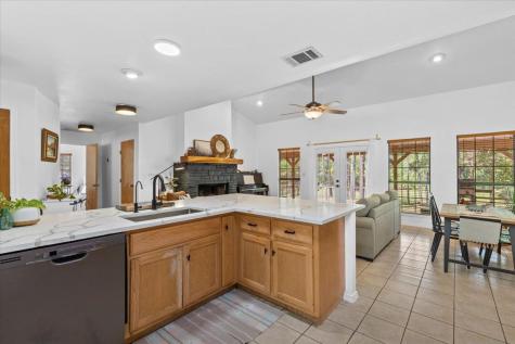 120 Lake Point Way Bastrop TX 78602