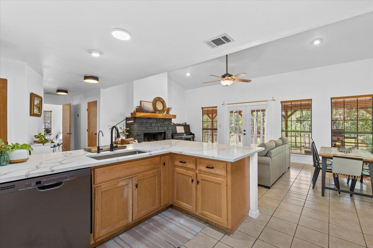 120 Lake Point Way Bastrop TX 78602