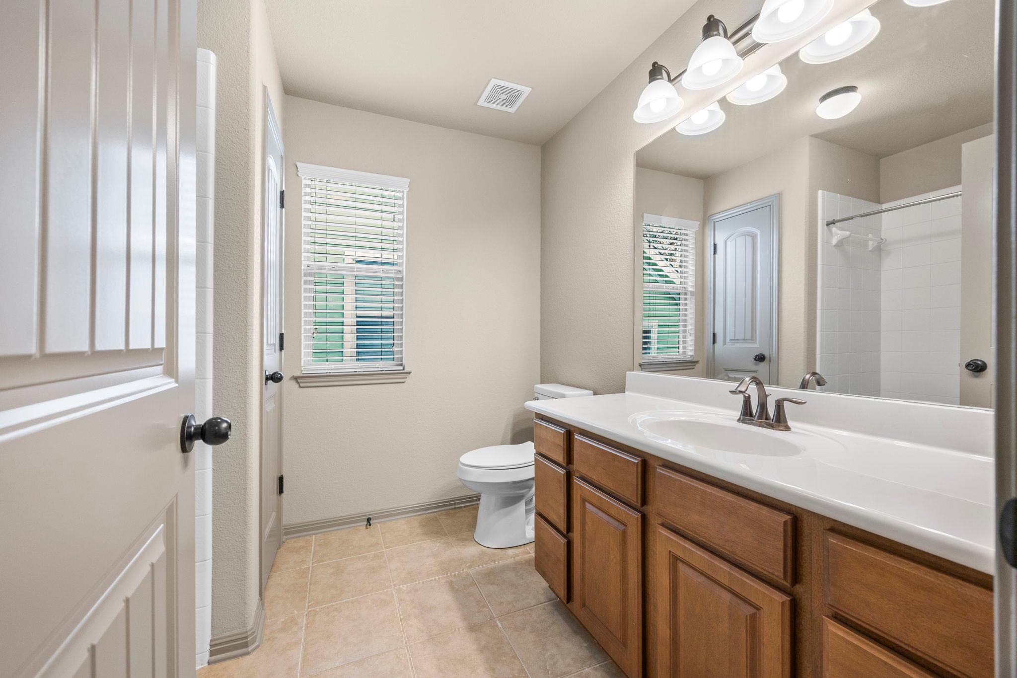 263 Cleveland Kyle TX 78640