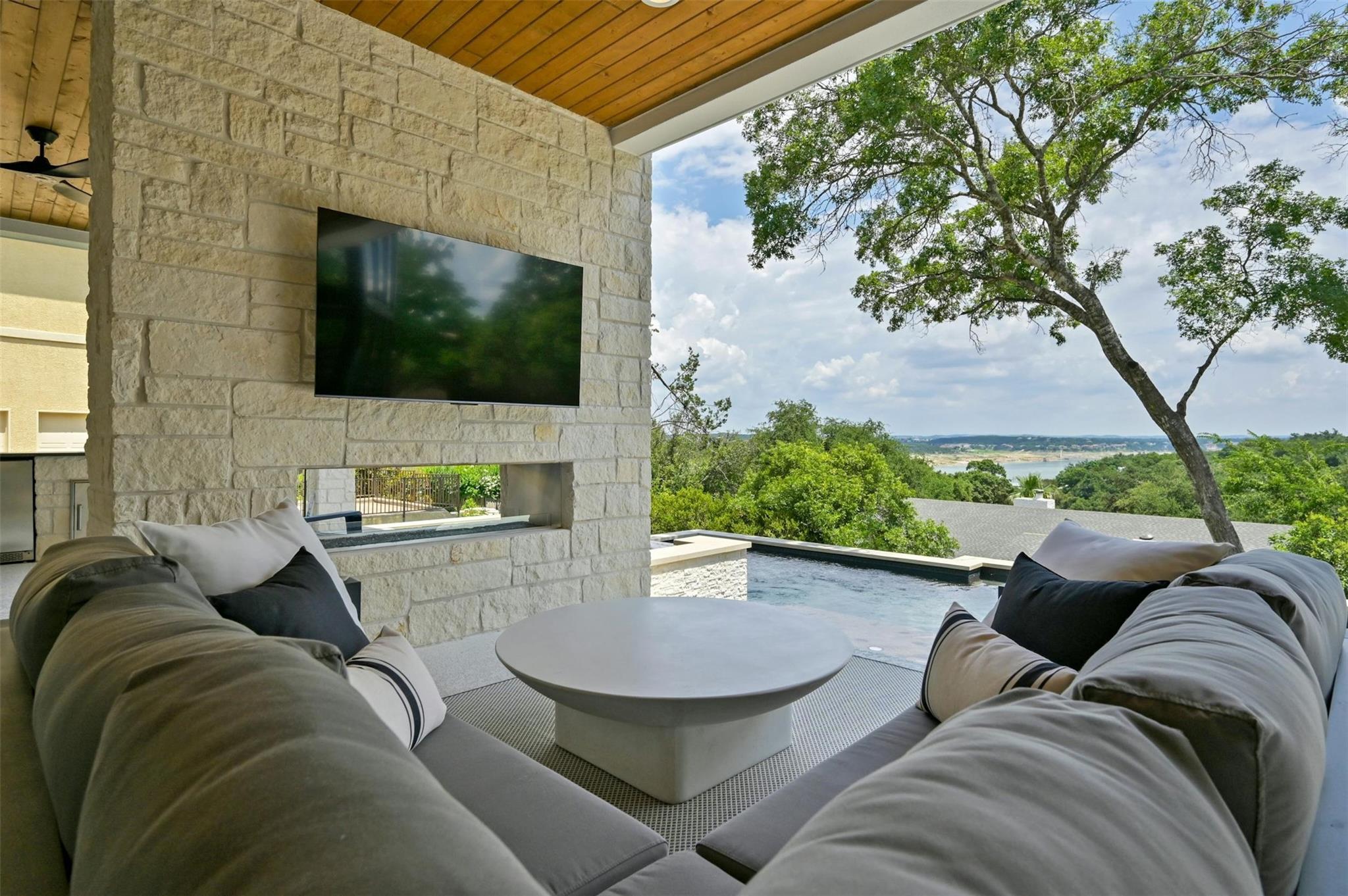 806 Sunfish Street Lakeway TX 78734