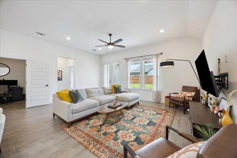 8112 Skytex Street Austin TX 78744