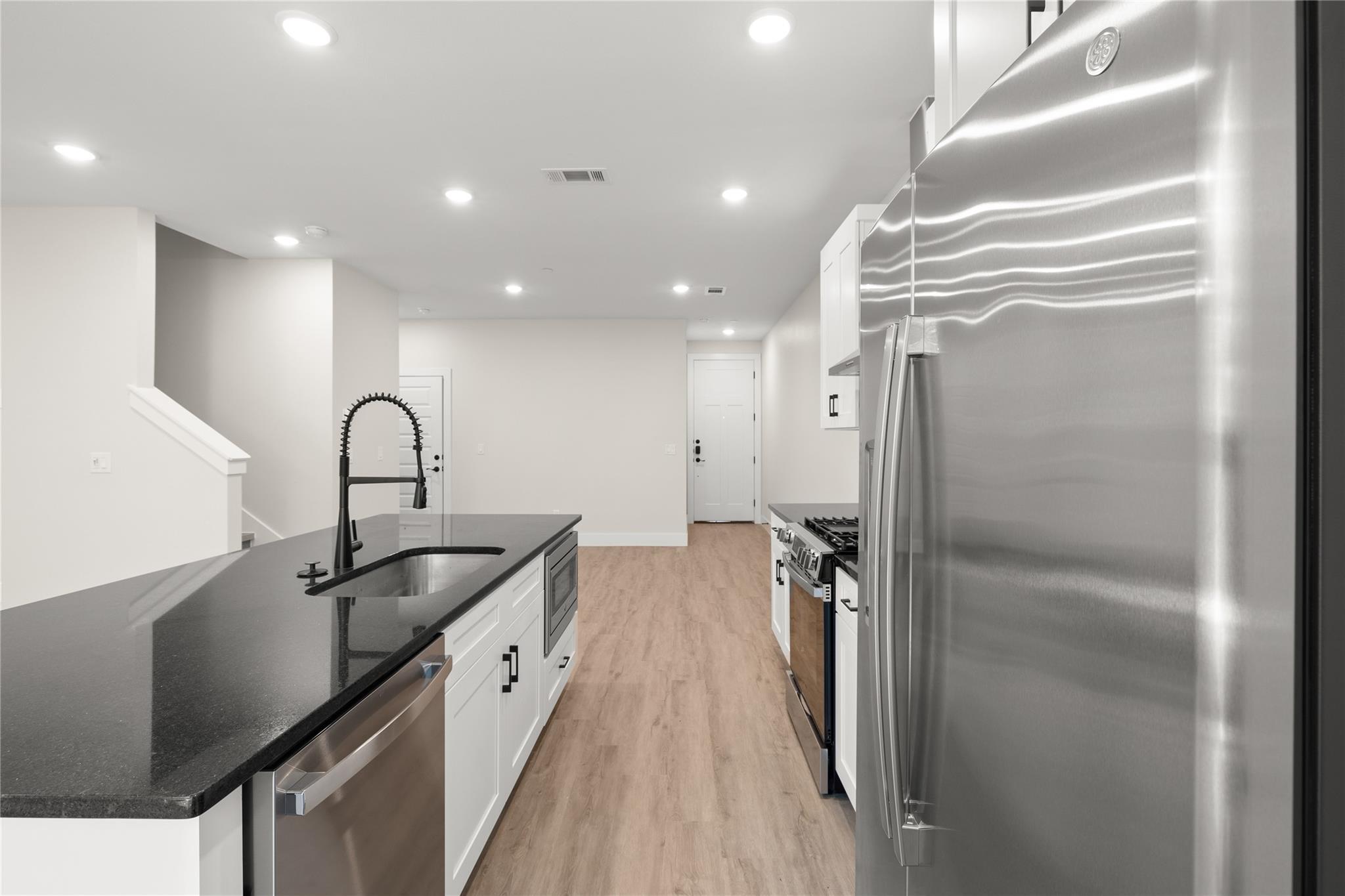5512 Mobeetie Loop Bee Cave TX 78738