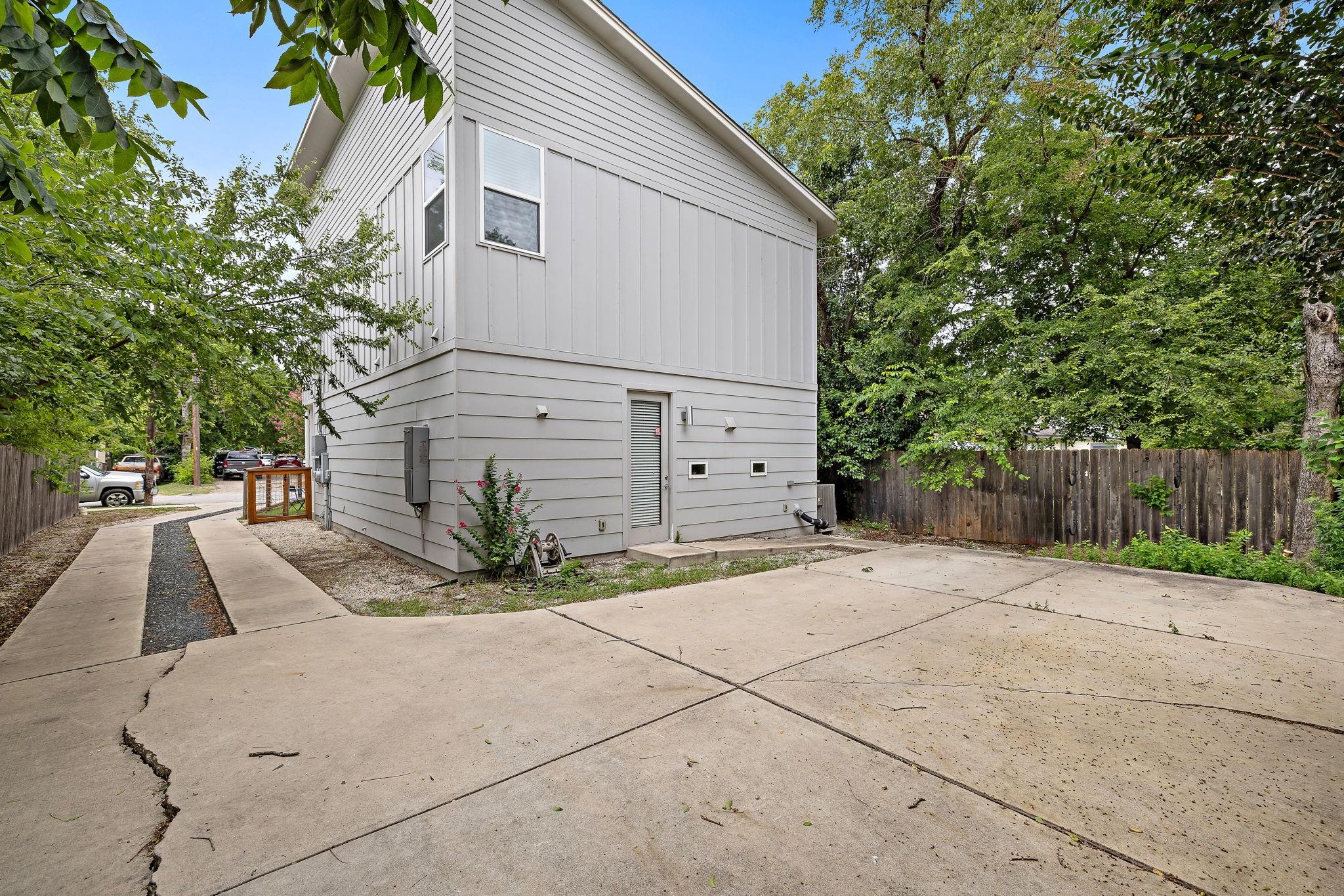 6404 Porter Street Austin TX 78741