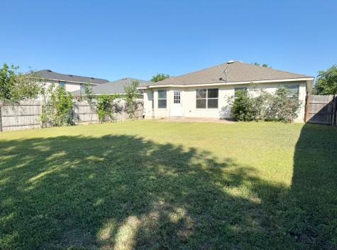109 Gillespie Lane Elgin TX 78621