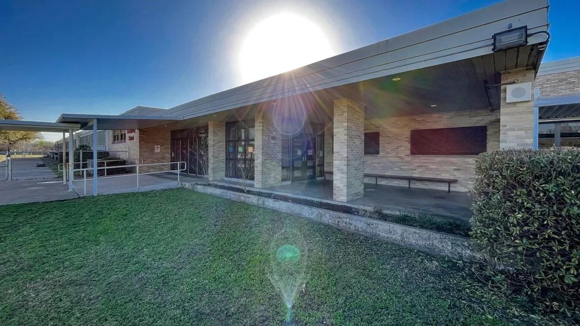 1207 Camden Lane Lockhart TX 78644
