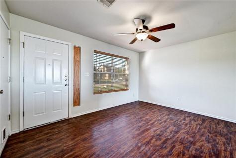 11724 Gemmer Street Del Valle TX 78617