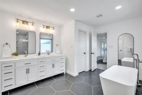 2100 Apricot Glen Drive Austin TX 78746