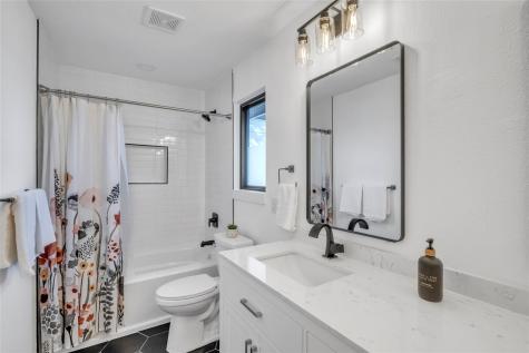 2100 Apricot Glen Drive Austin TX 78746