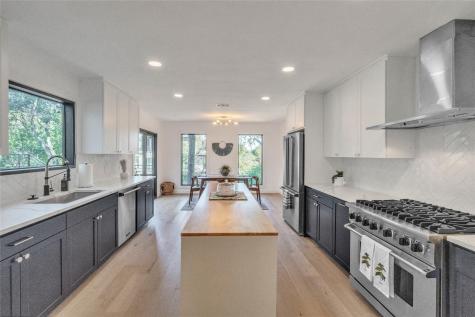 2100 Apricot Glen Drive Austin TX 78746