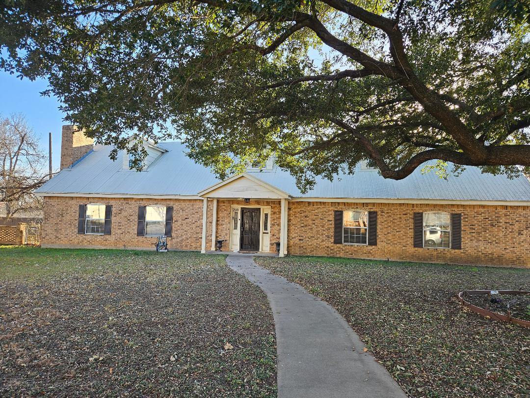 710 N Avenue C Elgin TX 78621