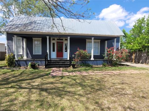 403 Fawcett Street Smithville TX 78957