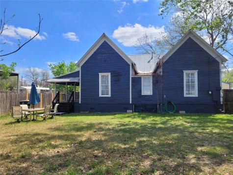 403 Fawcett Street Smithville TX 78957