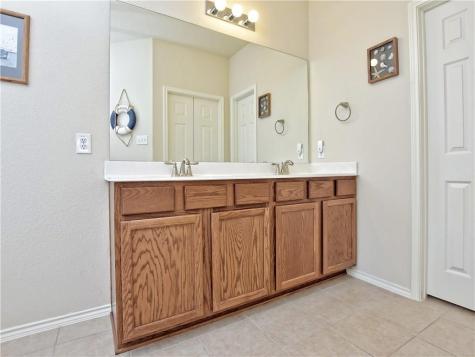 13528 Green Lodge Court Manor TX 78653