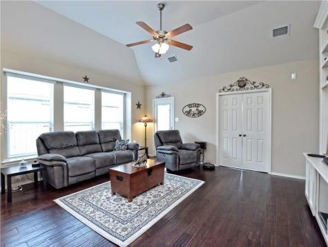 13528 Green Lodge Court Manor TX 78653