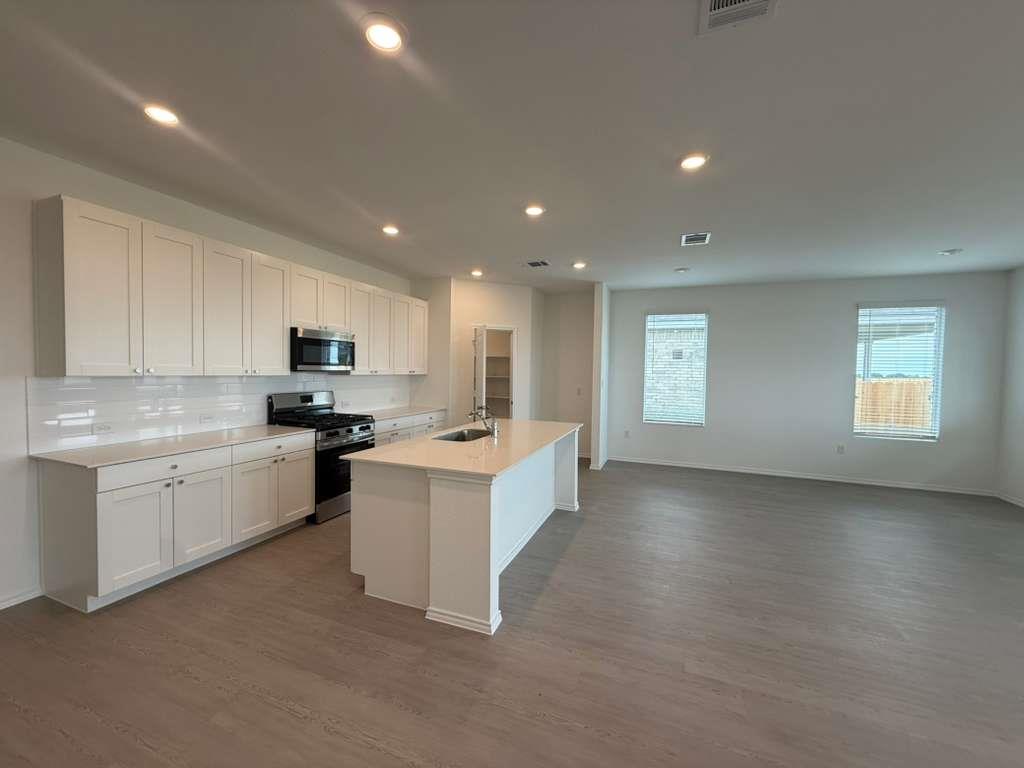 114 Brabham Loop Hutto TX 78634