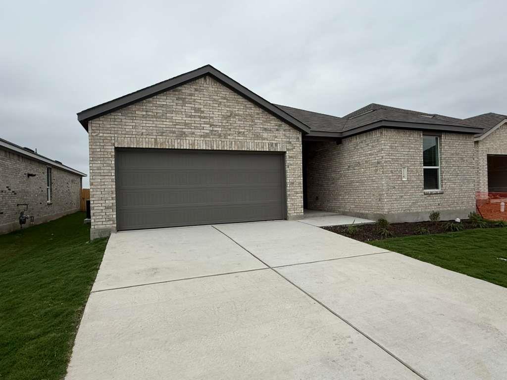 114 Brabham Loop Hutto TX 78634