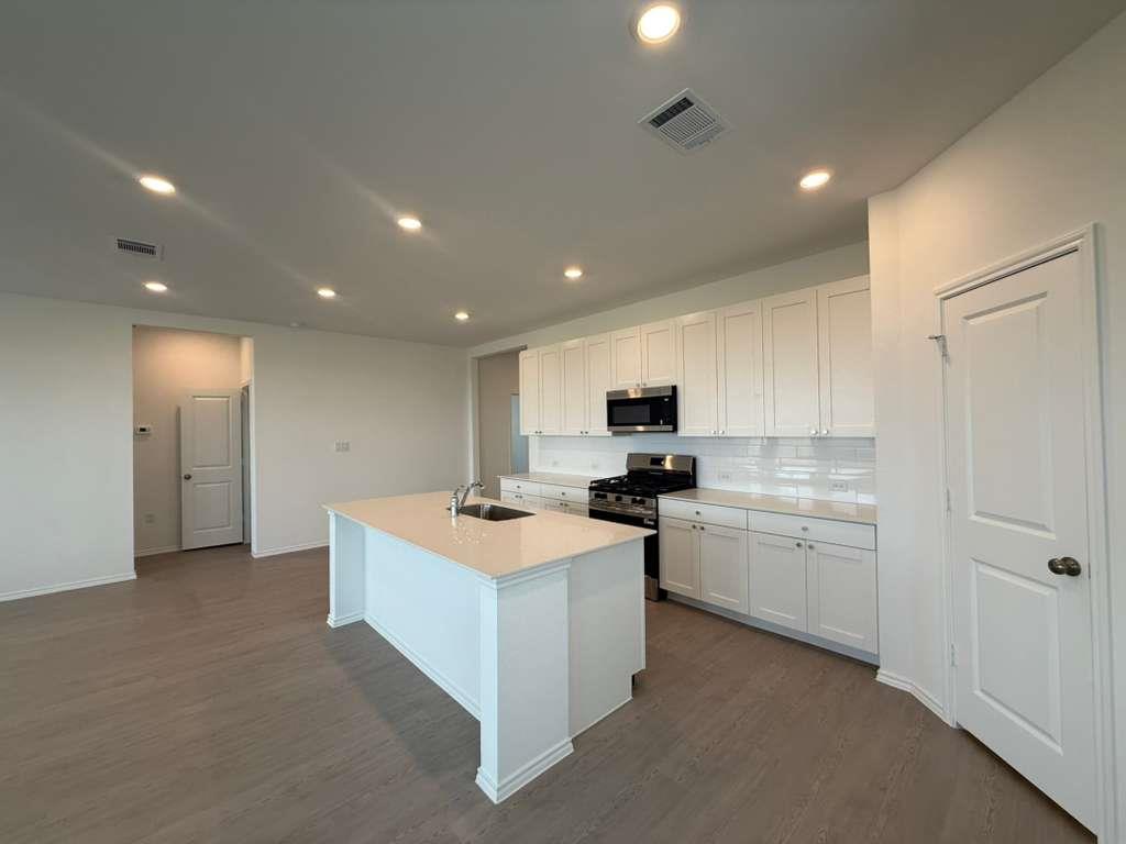 114 Brabham Loop Hutto TX 78634