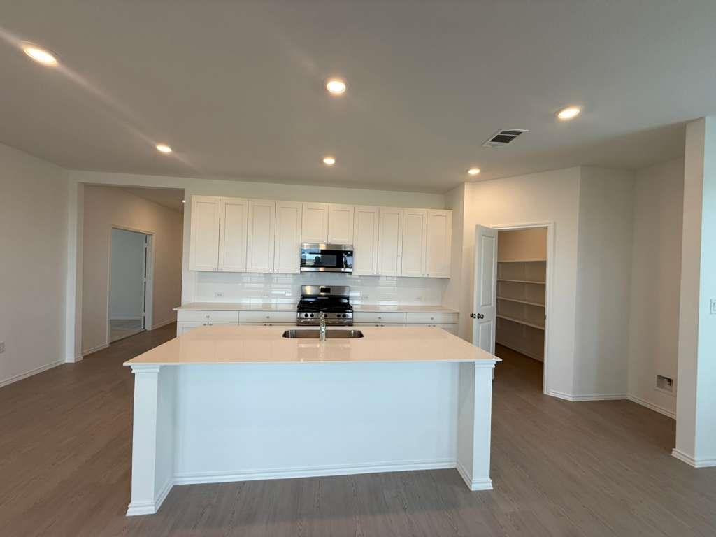 114 Brabham Loop Hutto TX 78634