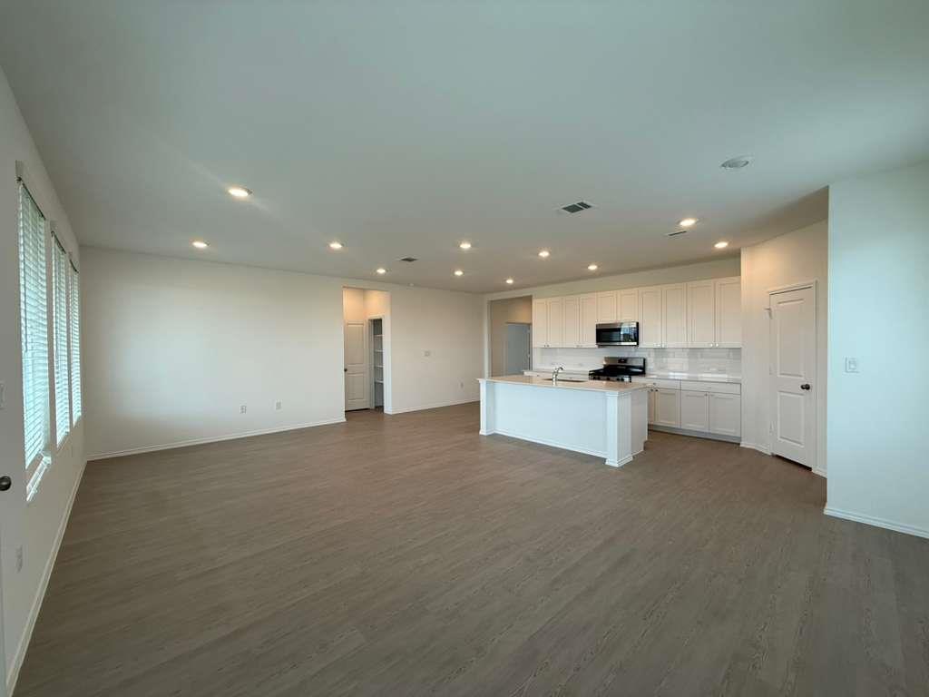 114 Brabham Loop Hutto TX 78634