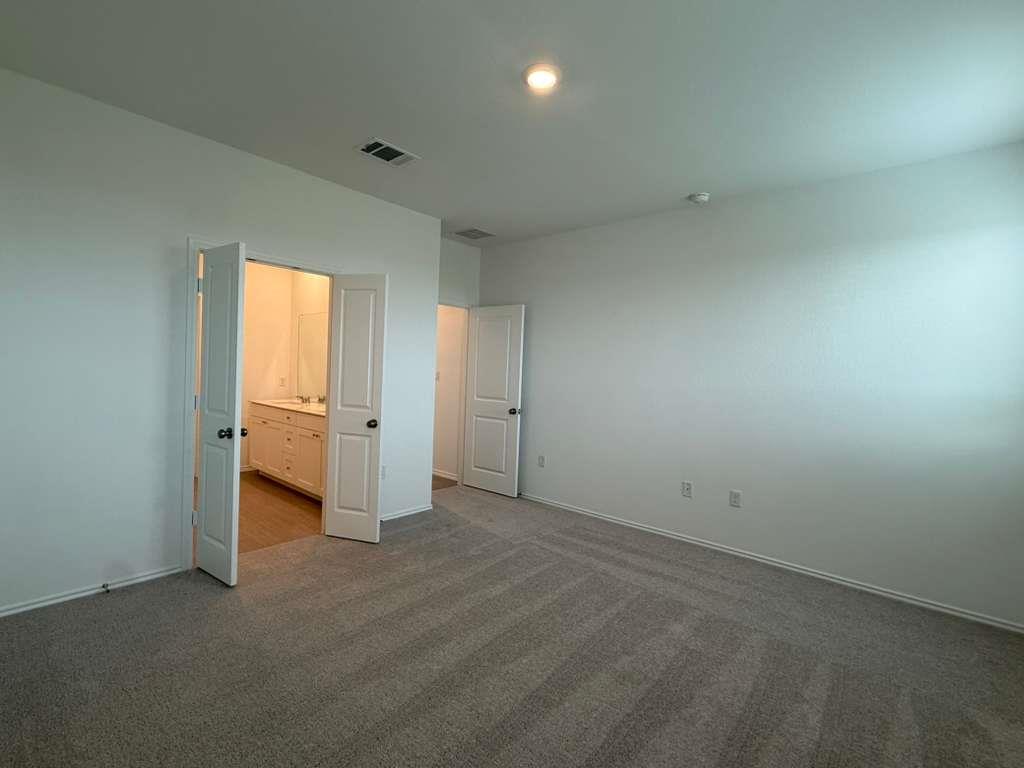 114 Brabham Loop Hutto TX 78634