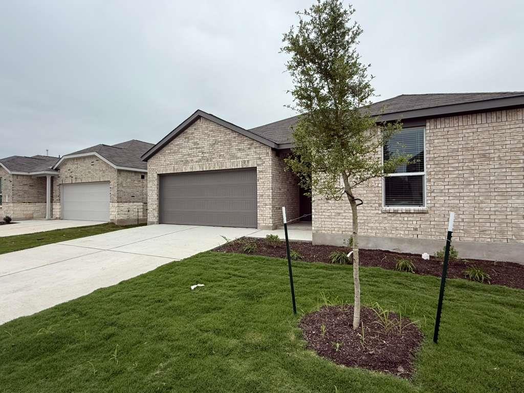 114 Brabham Loop Hutto TX 78634
