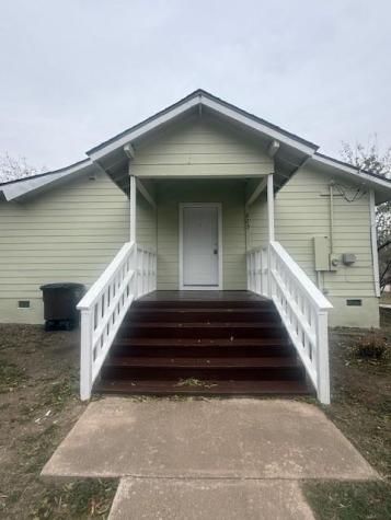 823 Monterrey Street Lockhart TX 78644