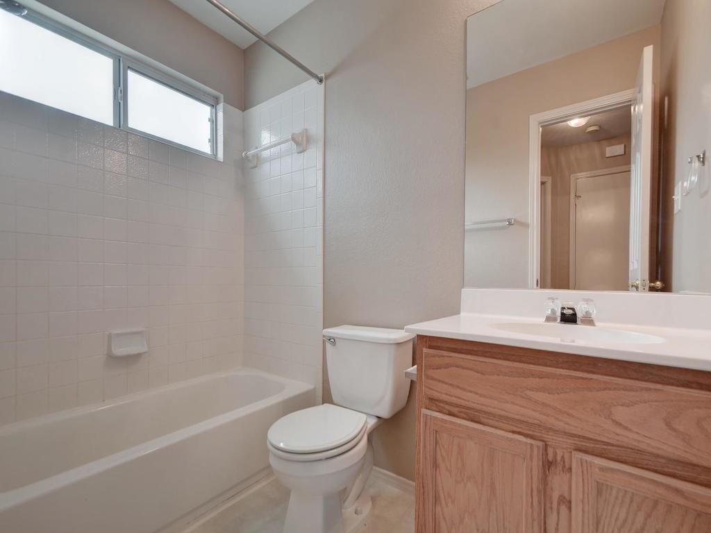 153 Chesser Kyle TX 78640