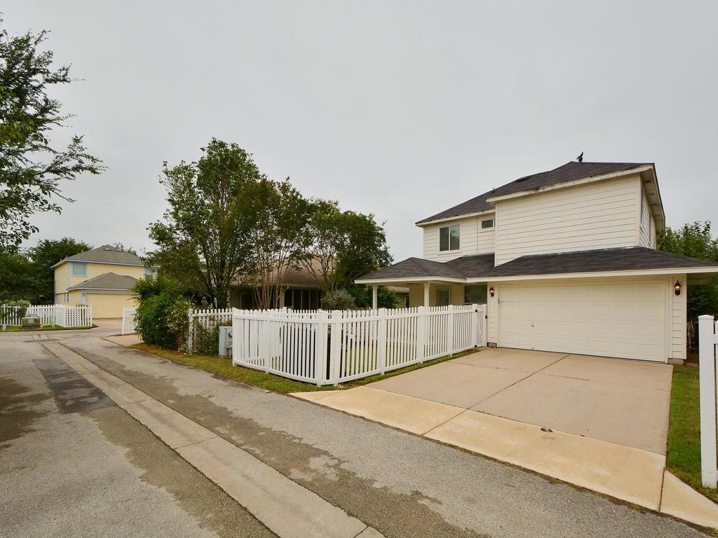 153 Chesser Kyle TX 78640