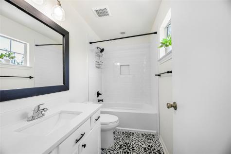 2921 E 14th Street Austin TX 78702