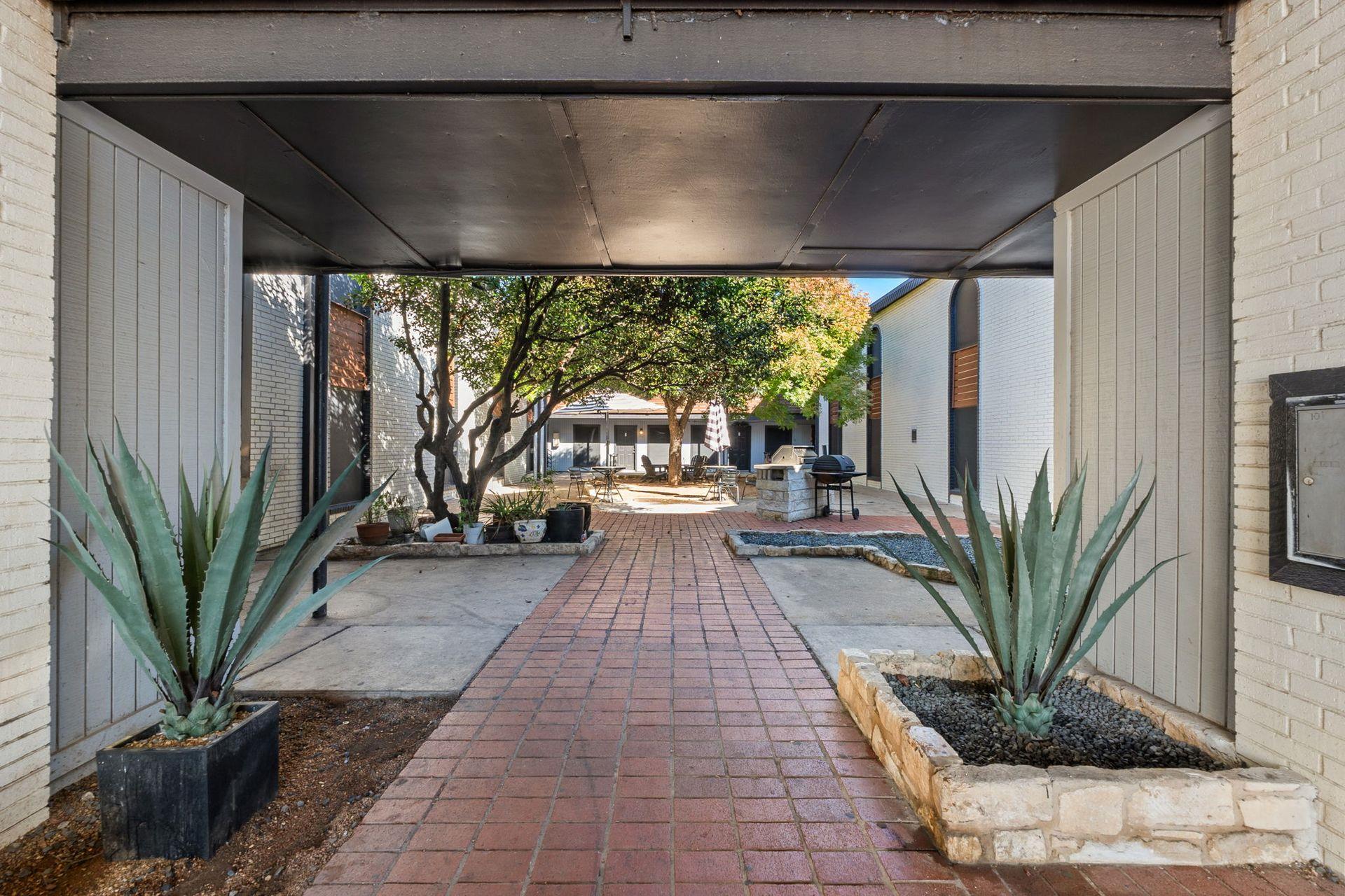 1220 W Anderson Lane Austin TX 78757