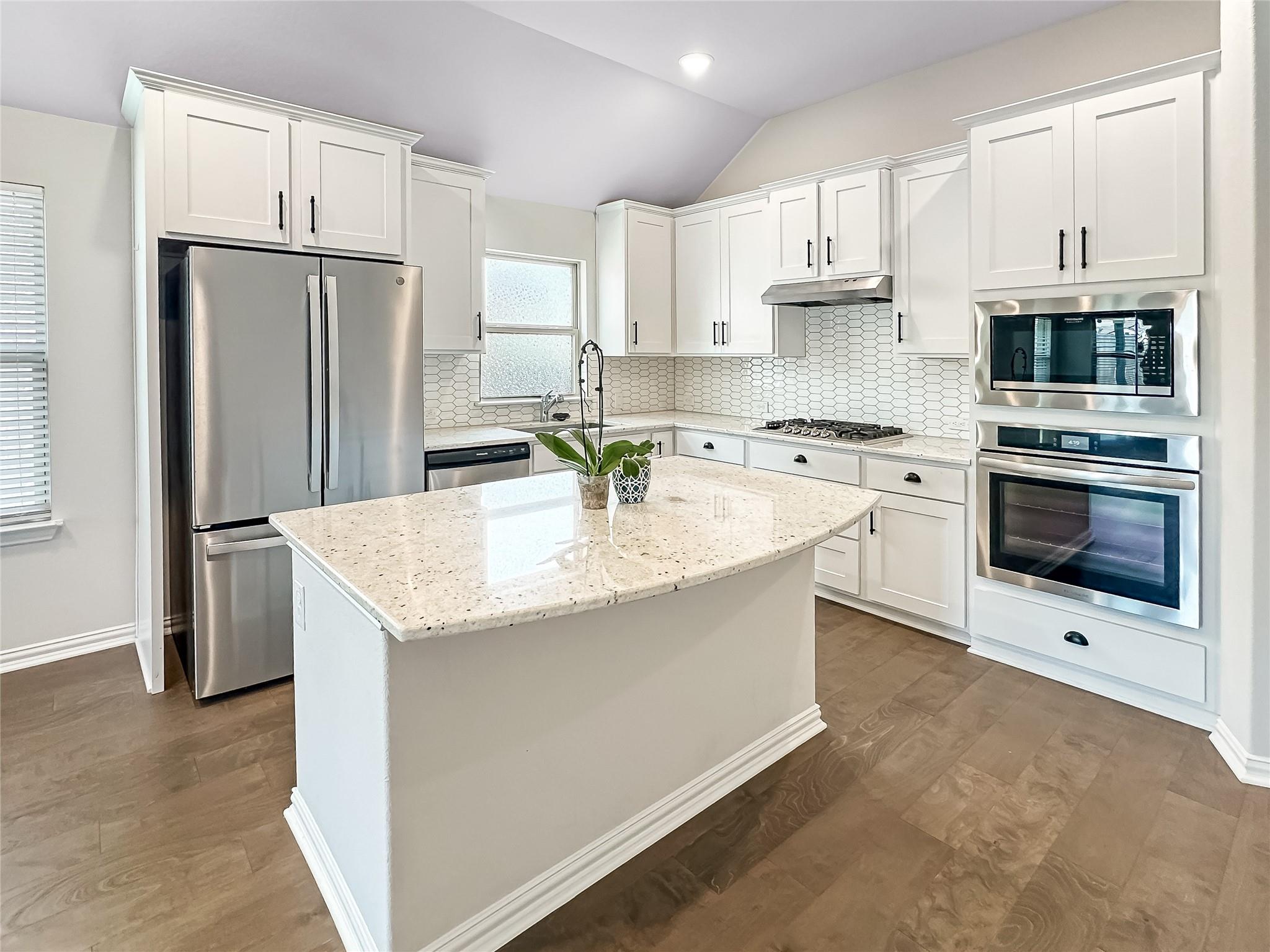 126 Acacia Pass Bastrop TX 78602