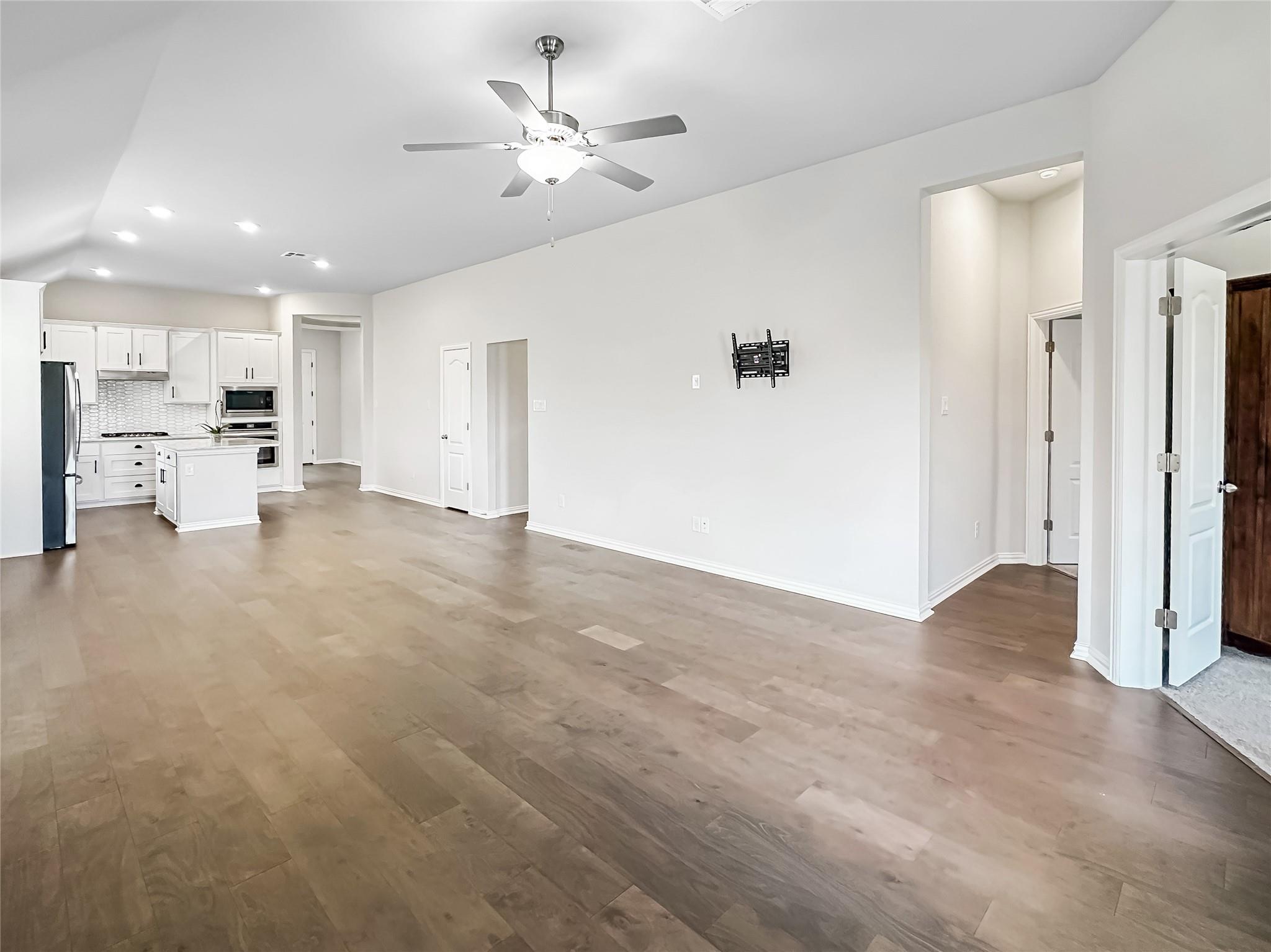 126 Acacia Pass Bastrop TX 78602