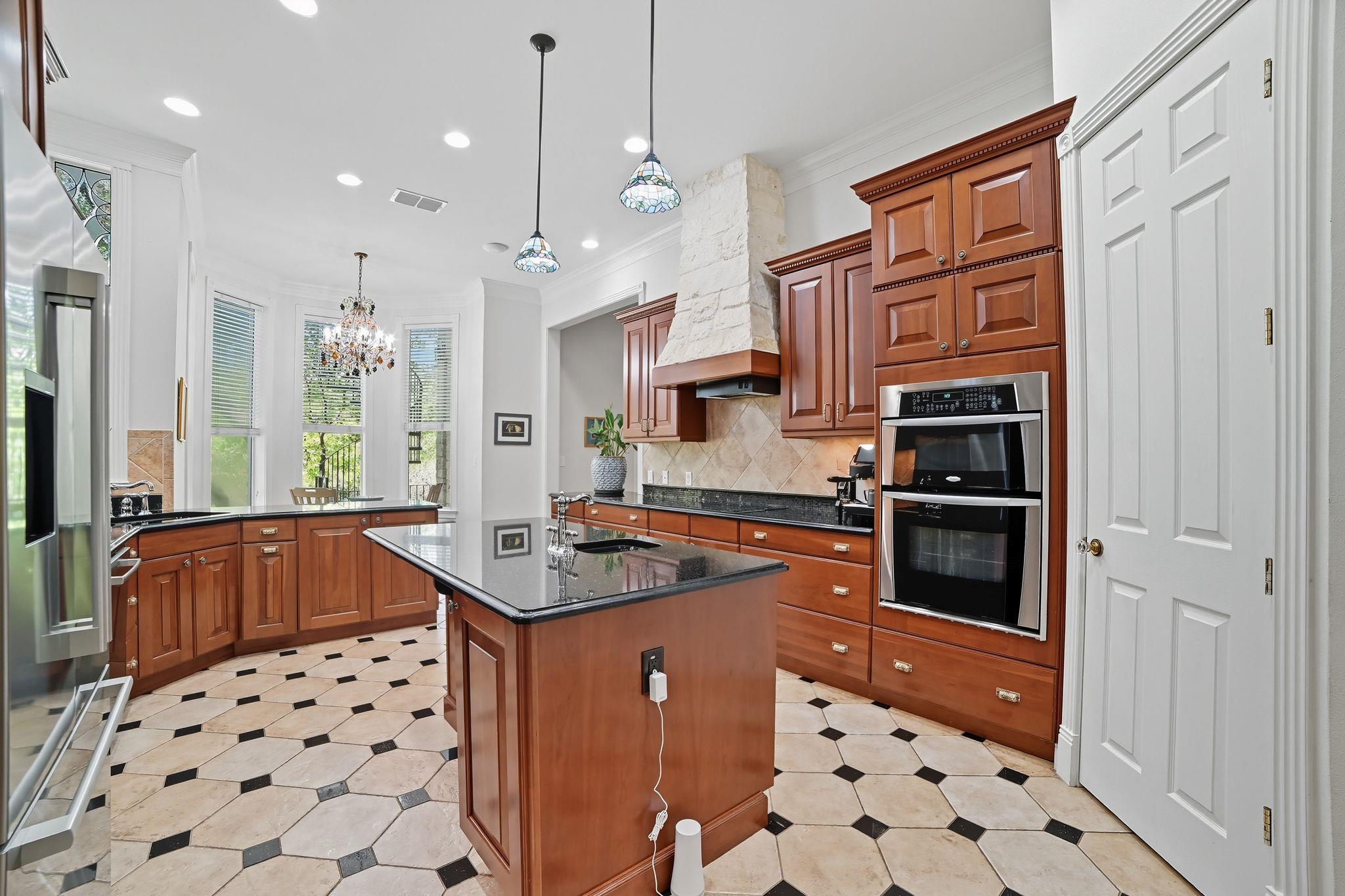 500 Konstanty Circle West Lake Hills TX 78746