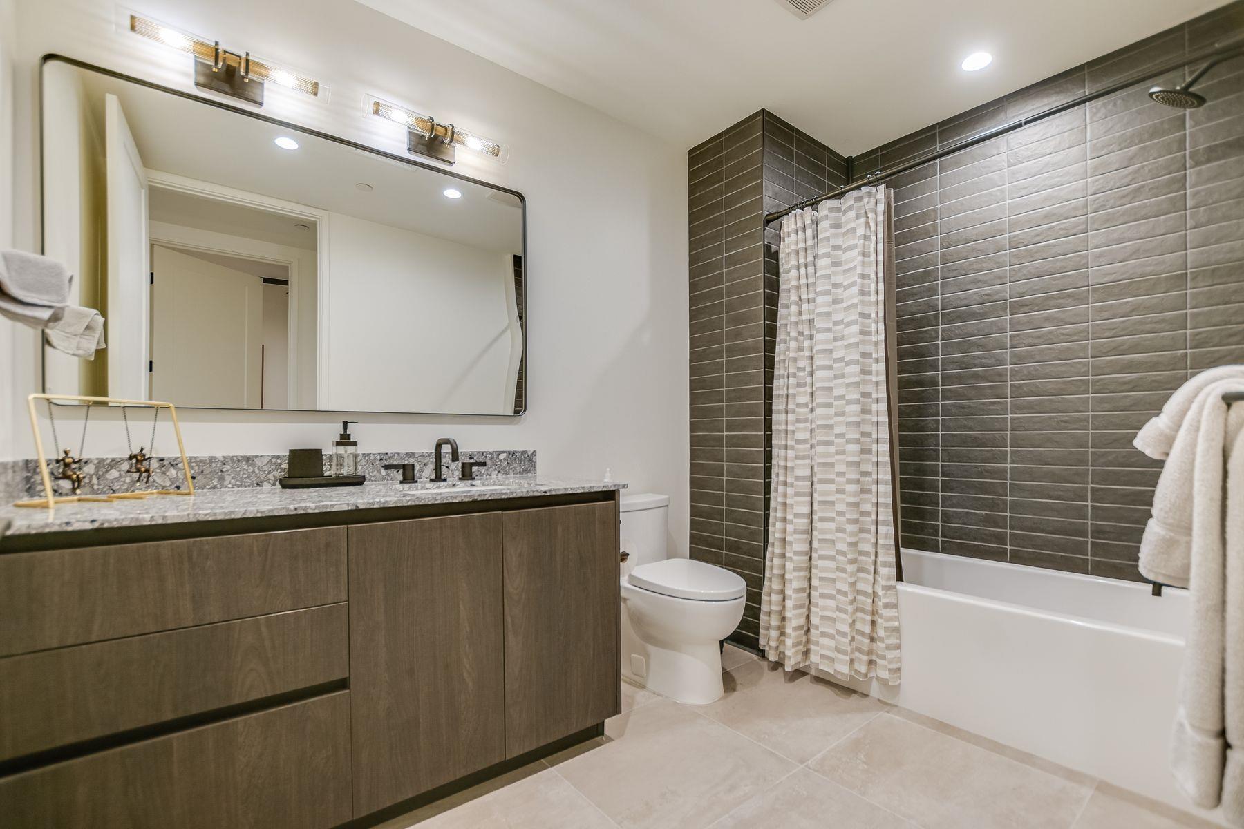 84 East Avenue Austin TX 78701