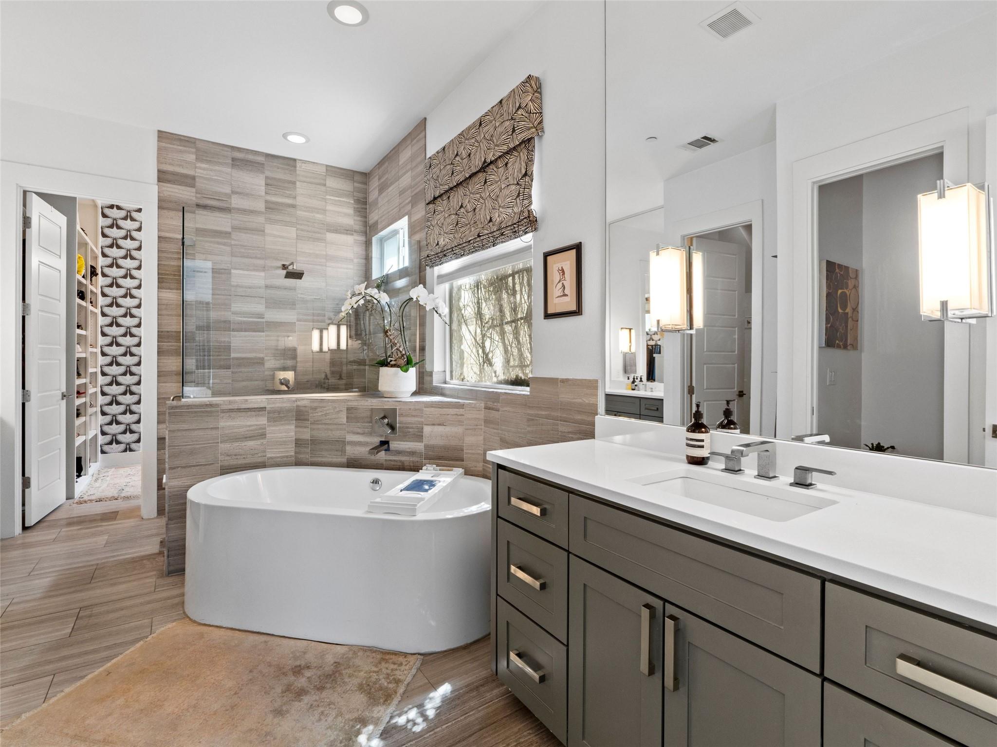 1006 Meriden Lane Austin TX 78703