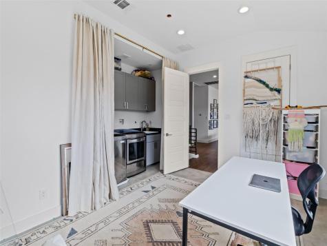 1006 Meriden Lane Austin TX 78703