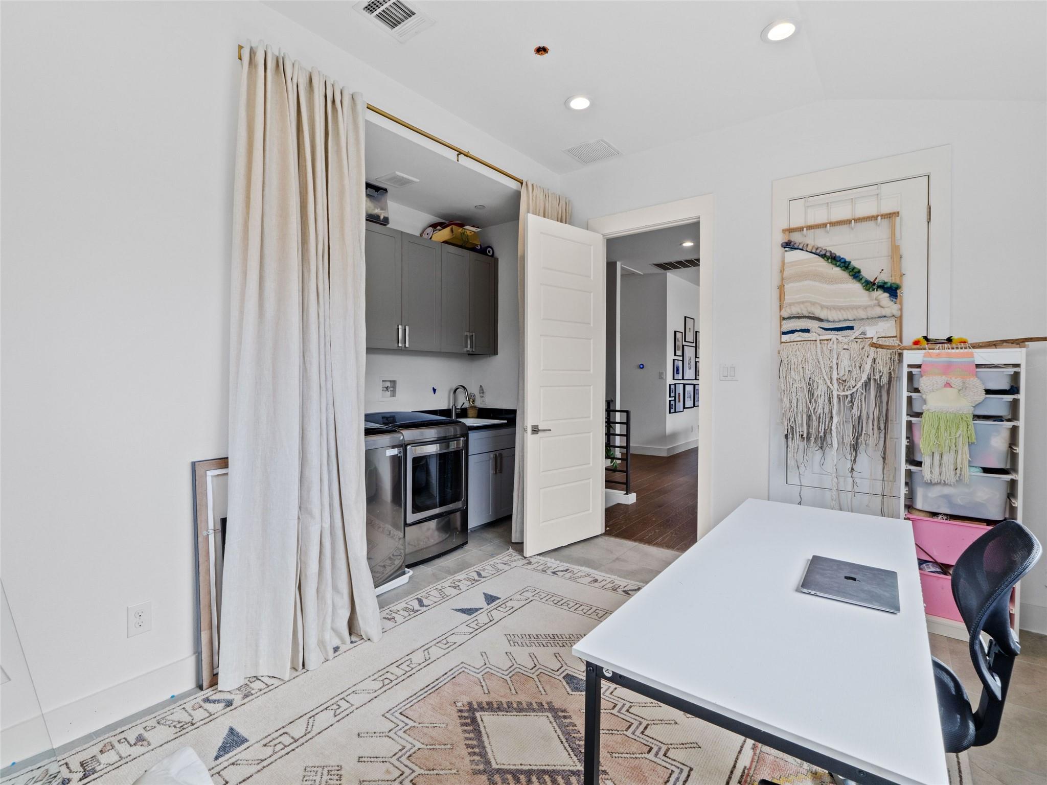 1006 Meriden Lane Austin TX 78703