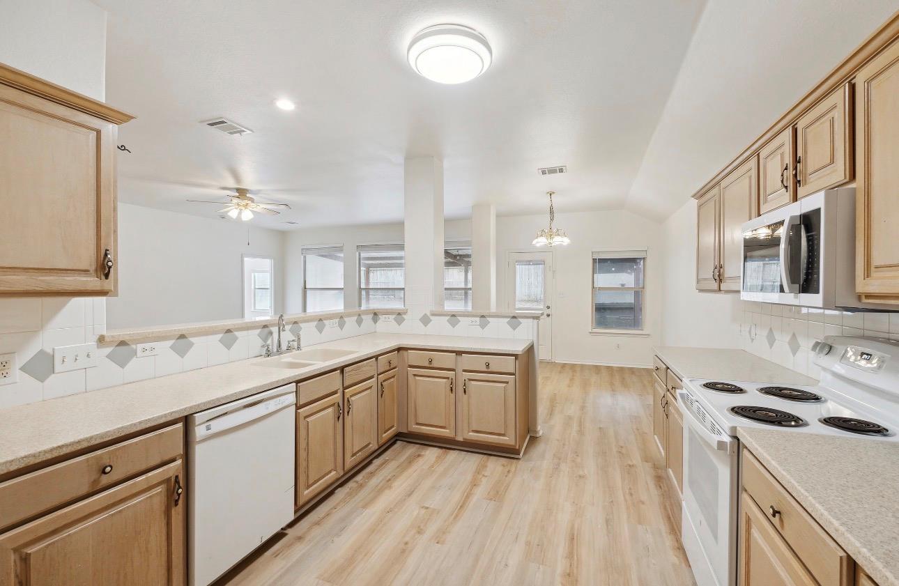 1611 Sunnycrest Circle New Braunfels TX 78130