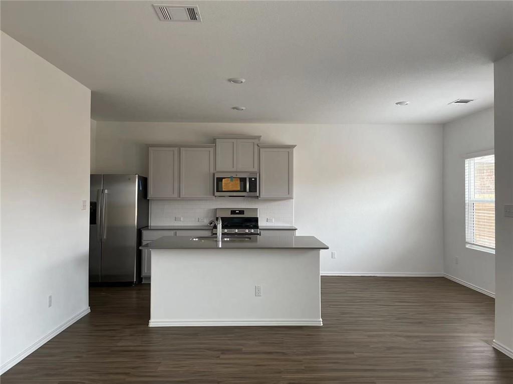 109 Canley Loop Hutto TX 78634