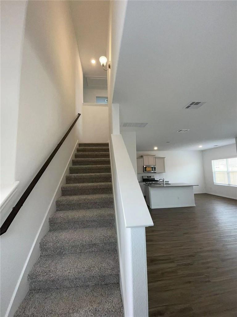 109 Canley Loop Hutto TX 78634