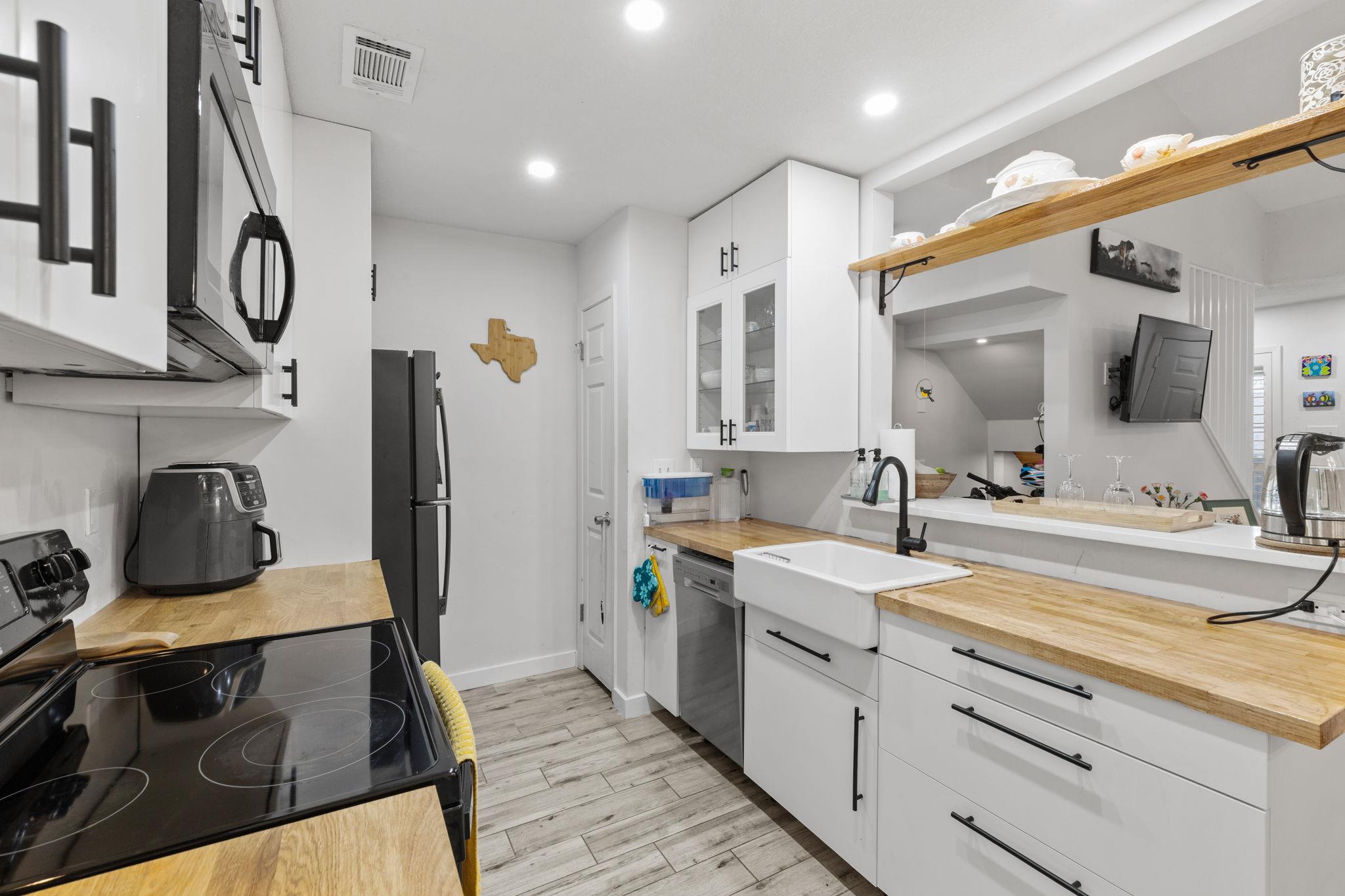 1015 E Yager Lane Austin TX 78753