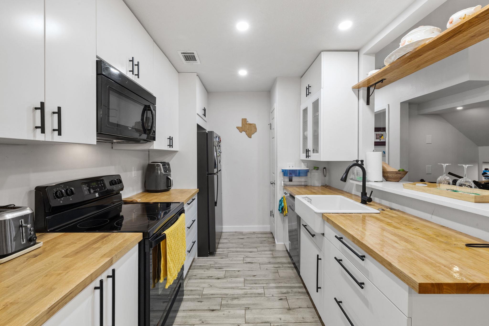1015 E Yager Lane Austin TX 78753