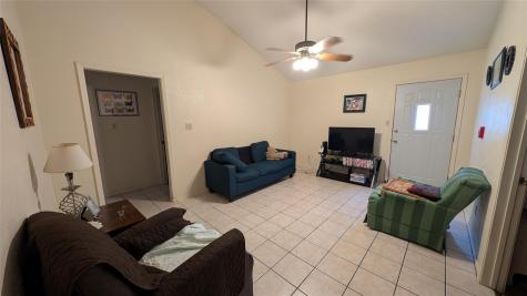 1102 Dartmouth Avenue San Marcos TX 78666