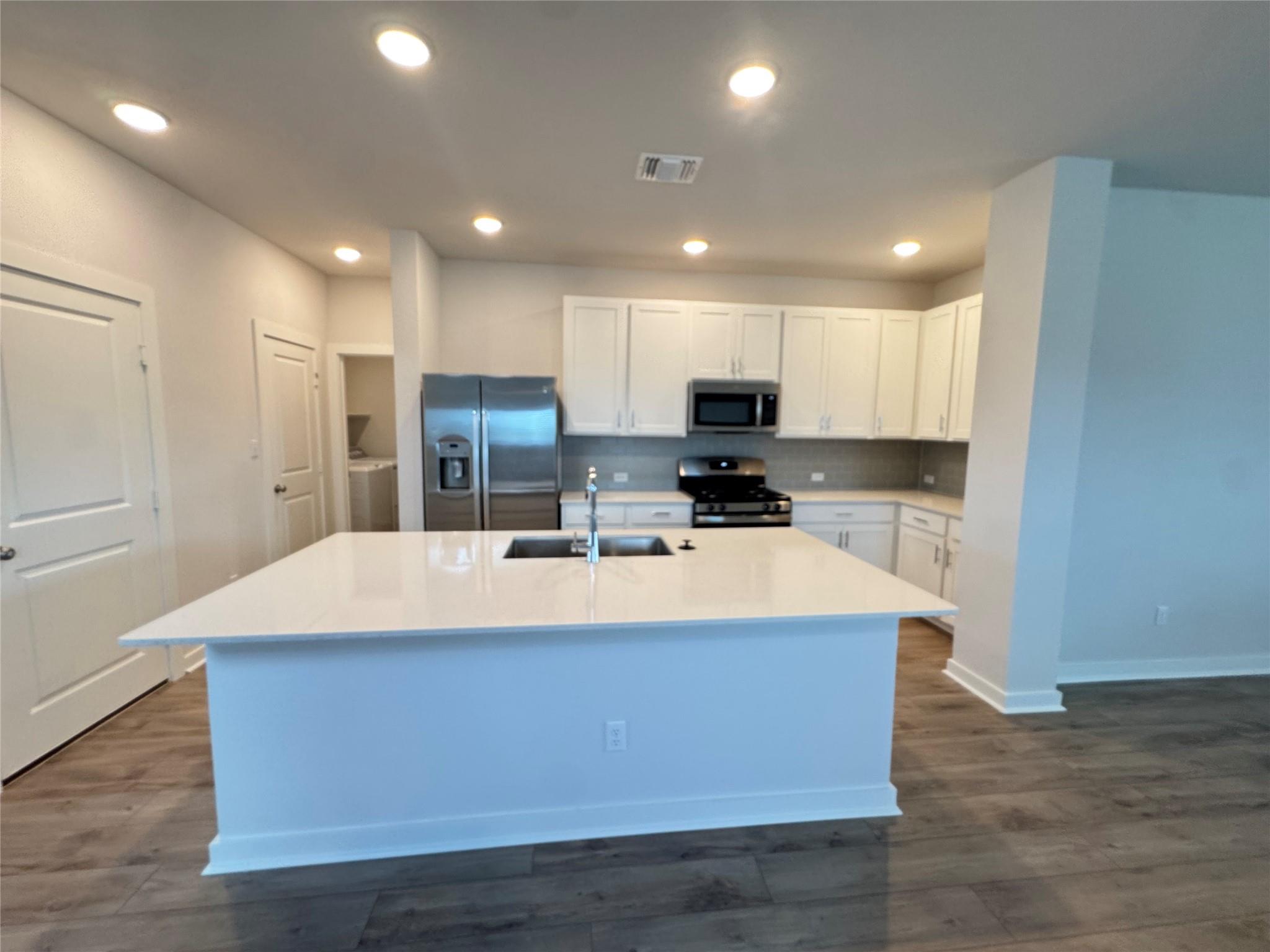78 Hereford Loop Hutto TX 78634