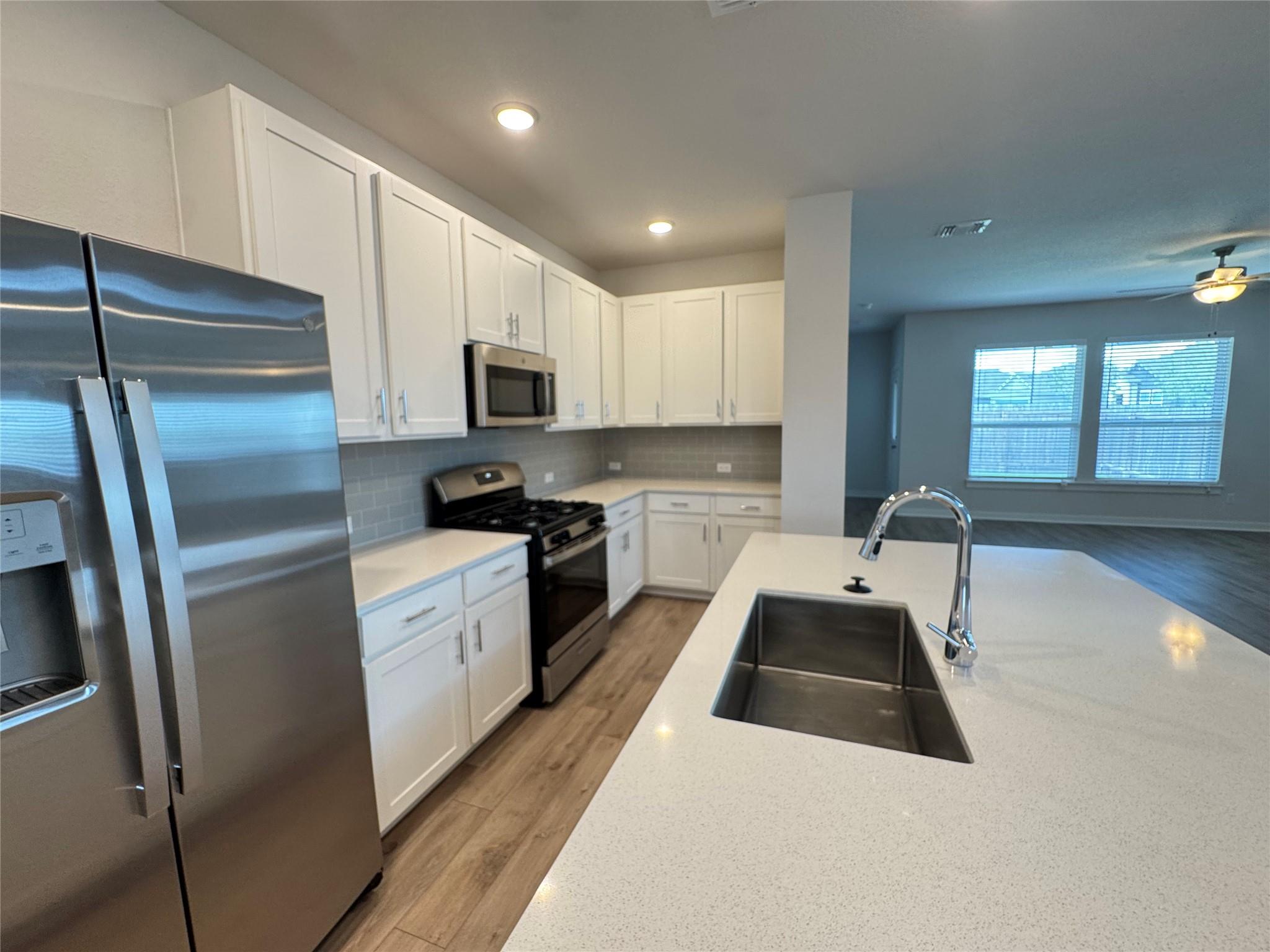 78 Hereford Loop Hutto TX 78634
