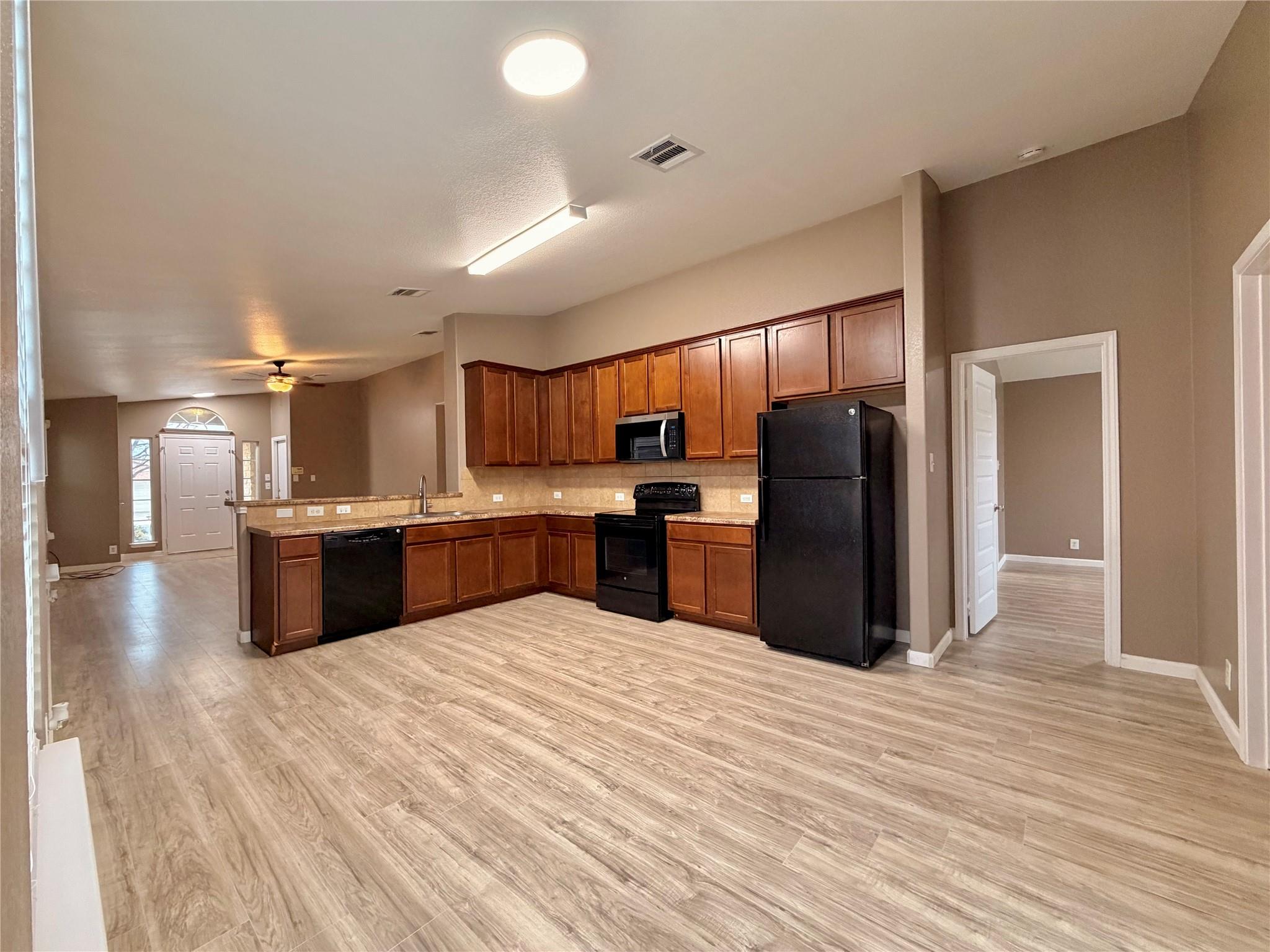 12504 Paloma Blanca Way Del Valle TX 78617
