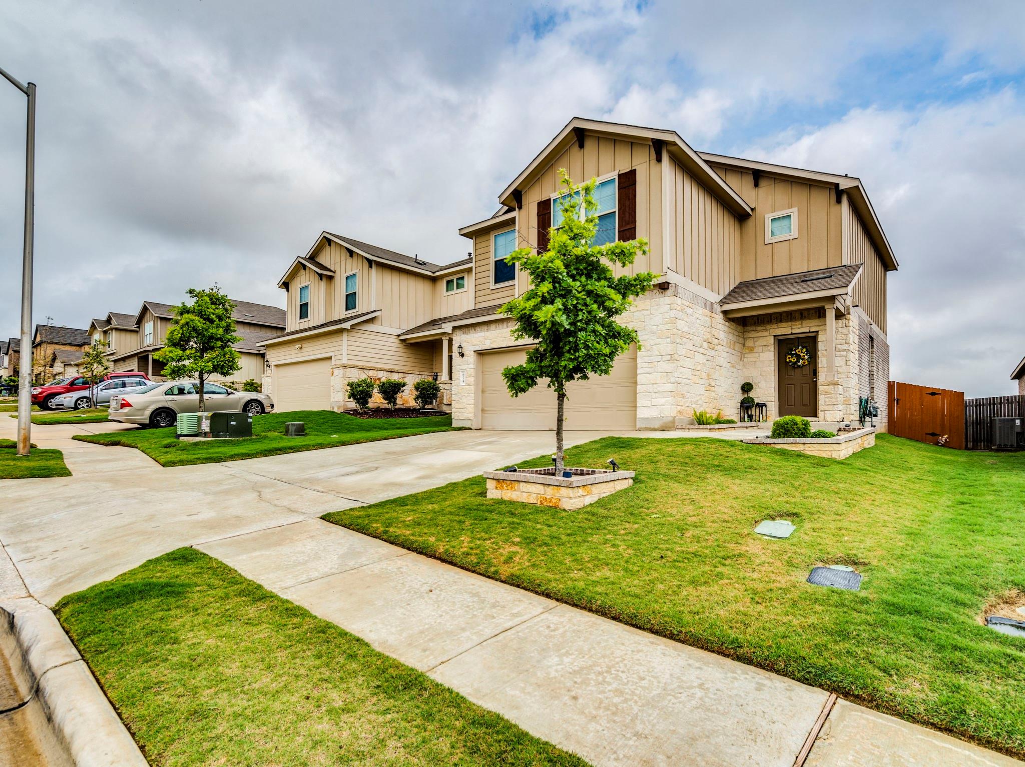 624 Pepperbark Loop Buda TX 78610