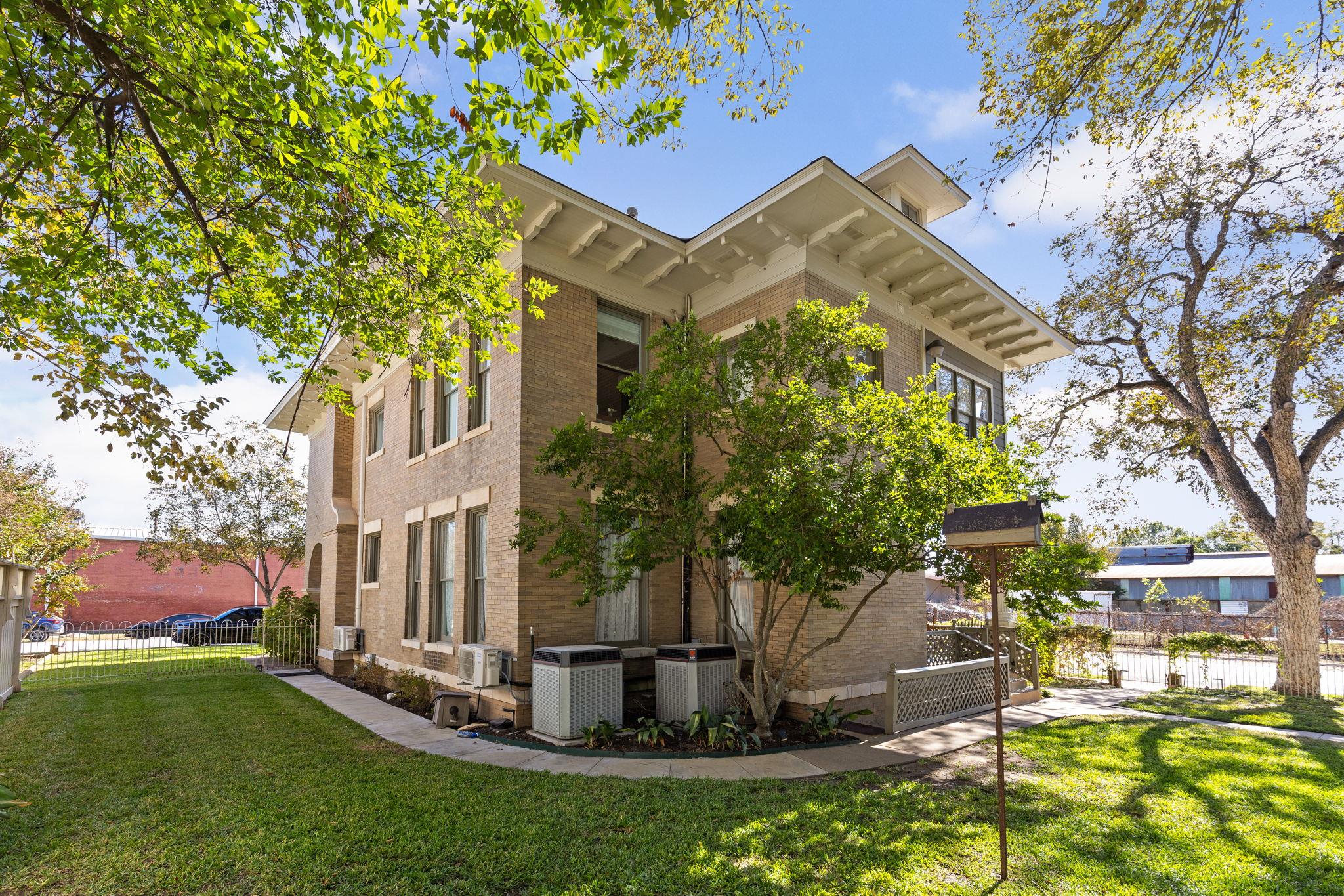 201 Ramona Street Smithville TX 78957