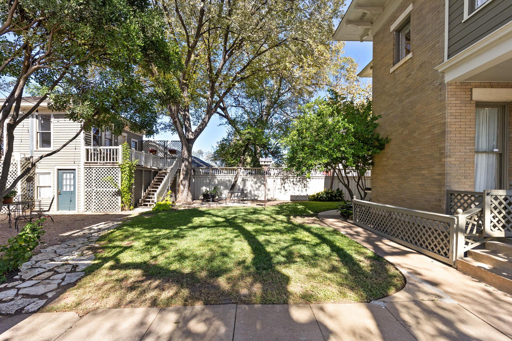 201 Ramona Street Smithville TX 78957