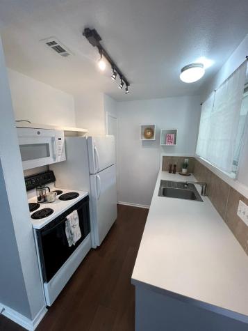 1514 Parker Lane Austin TX 78741